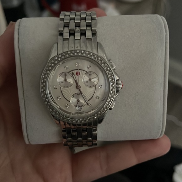 Authentic Michelle - Picture 2 of 2